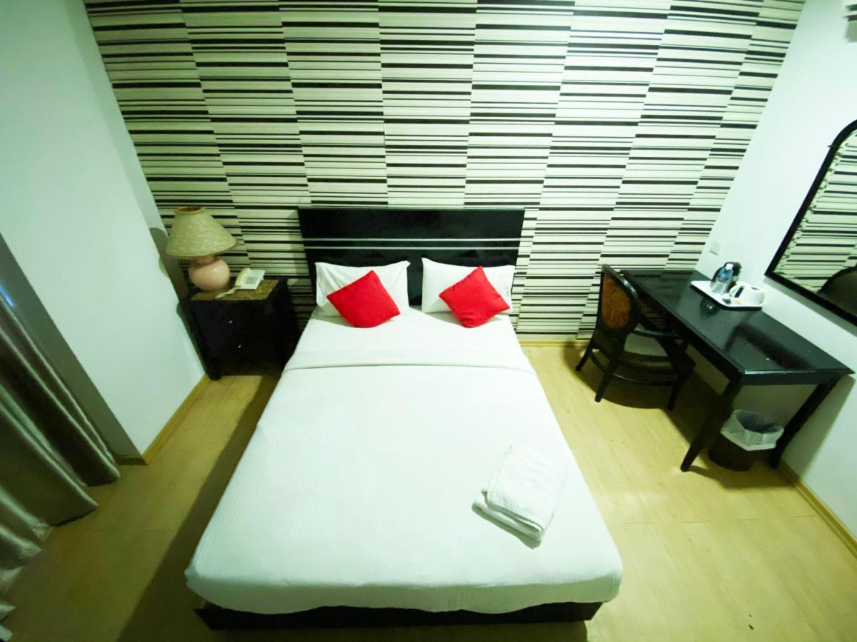 Bluebell Hotel Skudai Esterno foto